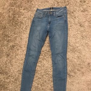Medium wash skinny jean